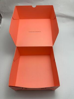 Prezzo buono Scatola di cartone per torte personalizzata con disegni di coperchio in forma di cassetto a forma di libro e in alto e in basso con laminazione e rivestimento UV per imballaggio online