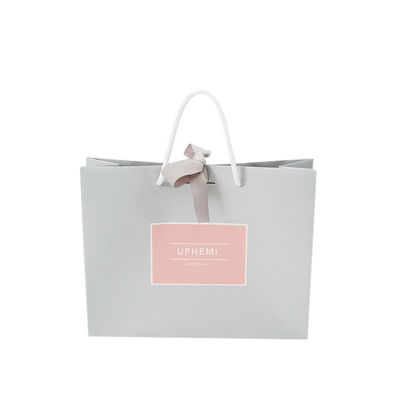 Prezzo buono Eco ha riciclato le borse di cordone bianche di nozze della carta kraft delle borse 200gsm Del regalo in linea