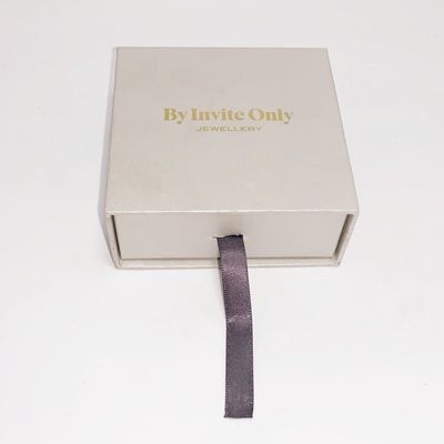 Prezzo buono Tipo colore bianco del contenitore di carta di gioielli, contenitori del cassetto di regalo riciclati dei gioielli in linea