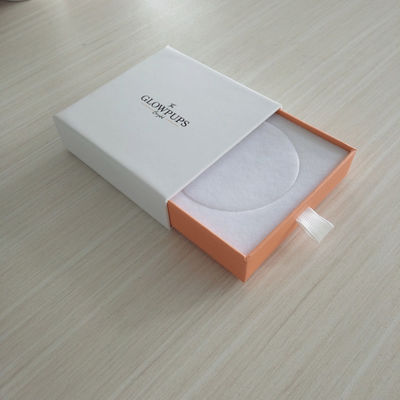 Prezzo buono Imballaggio su ordinazione del contenitore di regalo del cartone di gioielli dei braccialetti bianchi dei contenitori 157gsm in linea